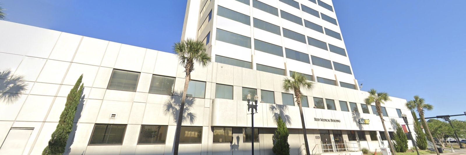 exterior shot of Reid Medical Building, part of Baptist Medical Center Jacksonville campus