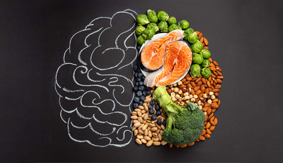illustration of a human brain and healthy foods