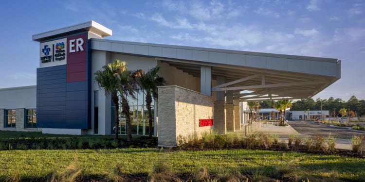Exterior view of Baptist and Wolfson Nassau Crossing ER.