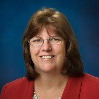 headshot of Shari Dowd
