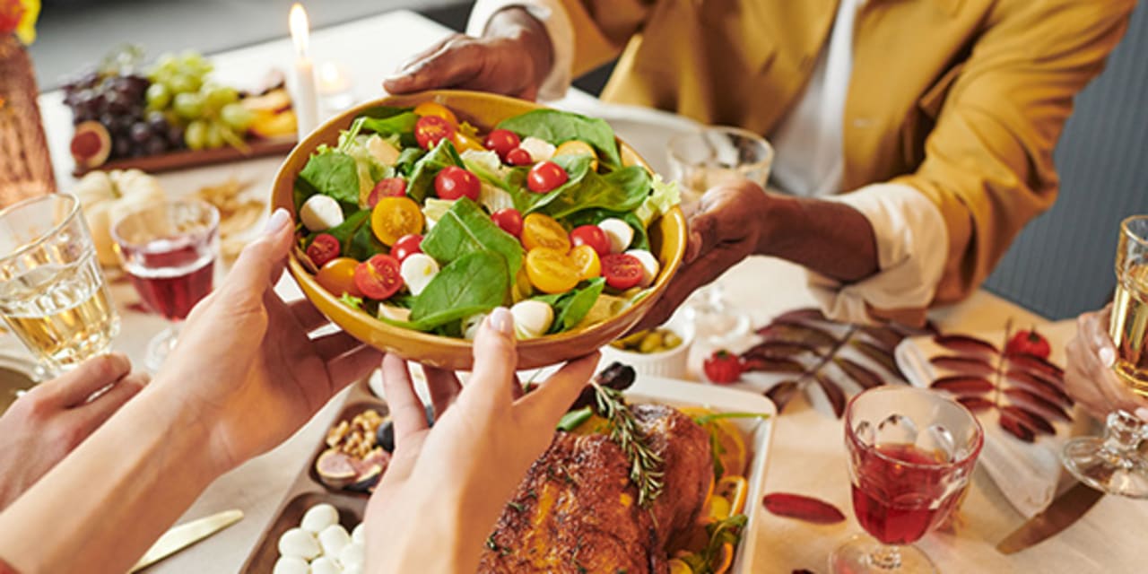 A healthy Thanksgiving spread