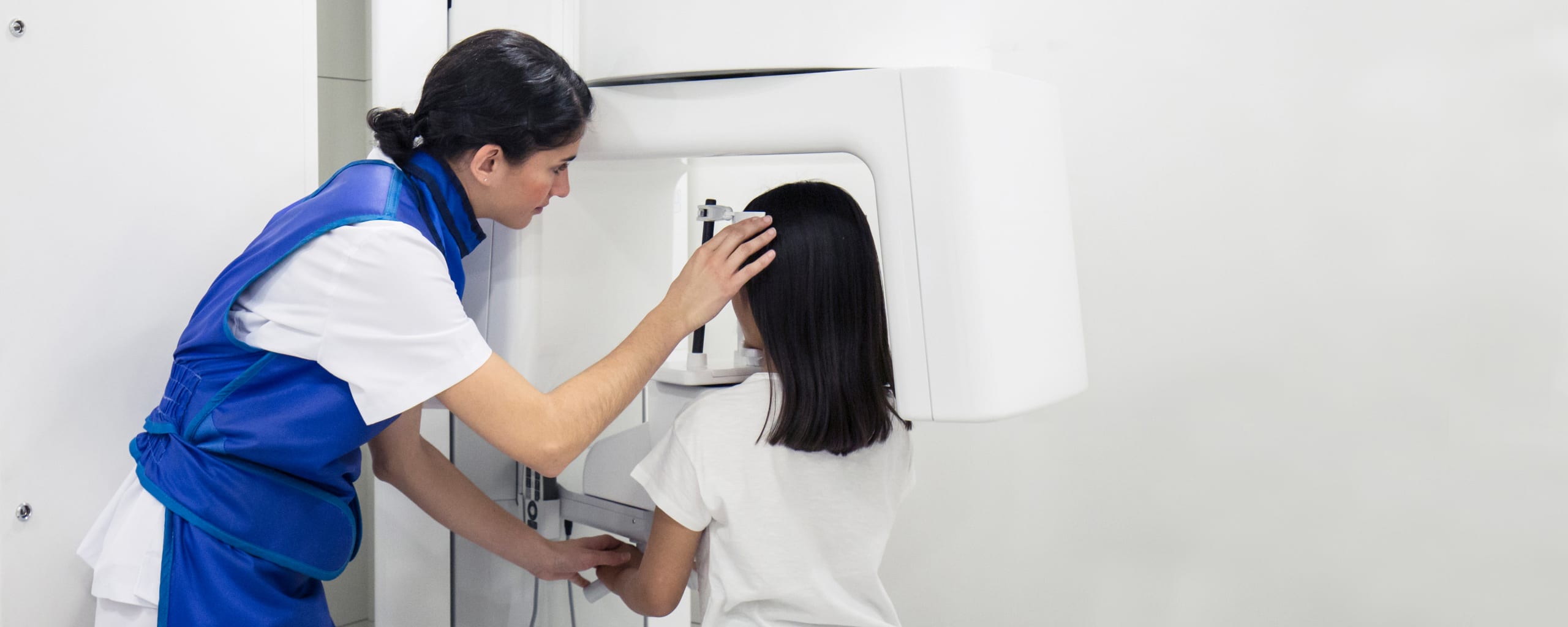 radiology tech with patient