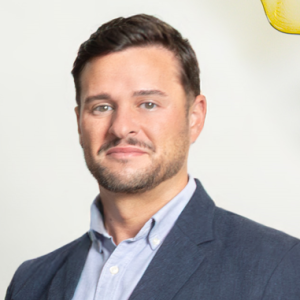 headshot of Eric Fialho